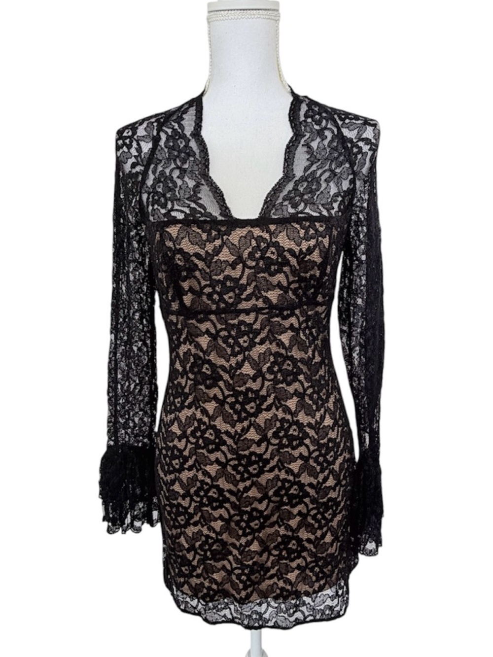 NWT Laundry by Shelli Segal Black Lace Bell Sleeve Mini Dress - Size 6